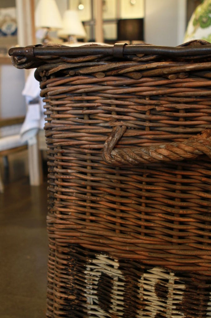 Wicker Garment Factory Worker Baskets For Sale