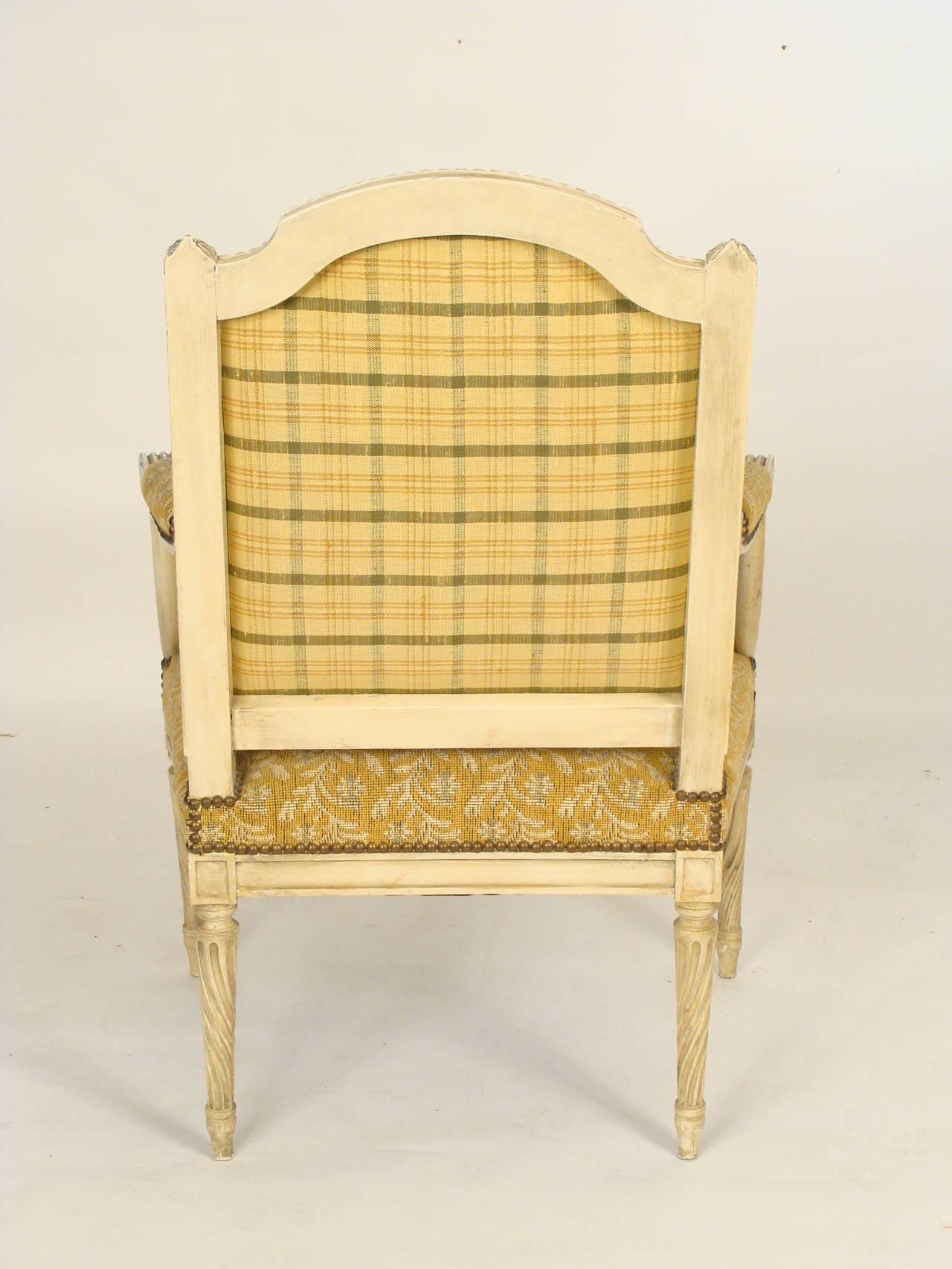 Pair of Louis XVI Style Painted Armchairs In Good Condition In Laguna Beach, CA