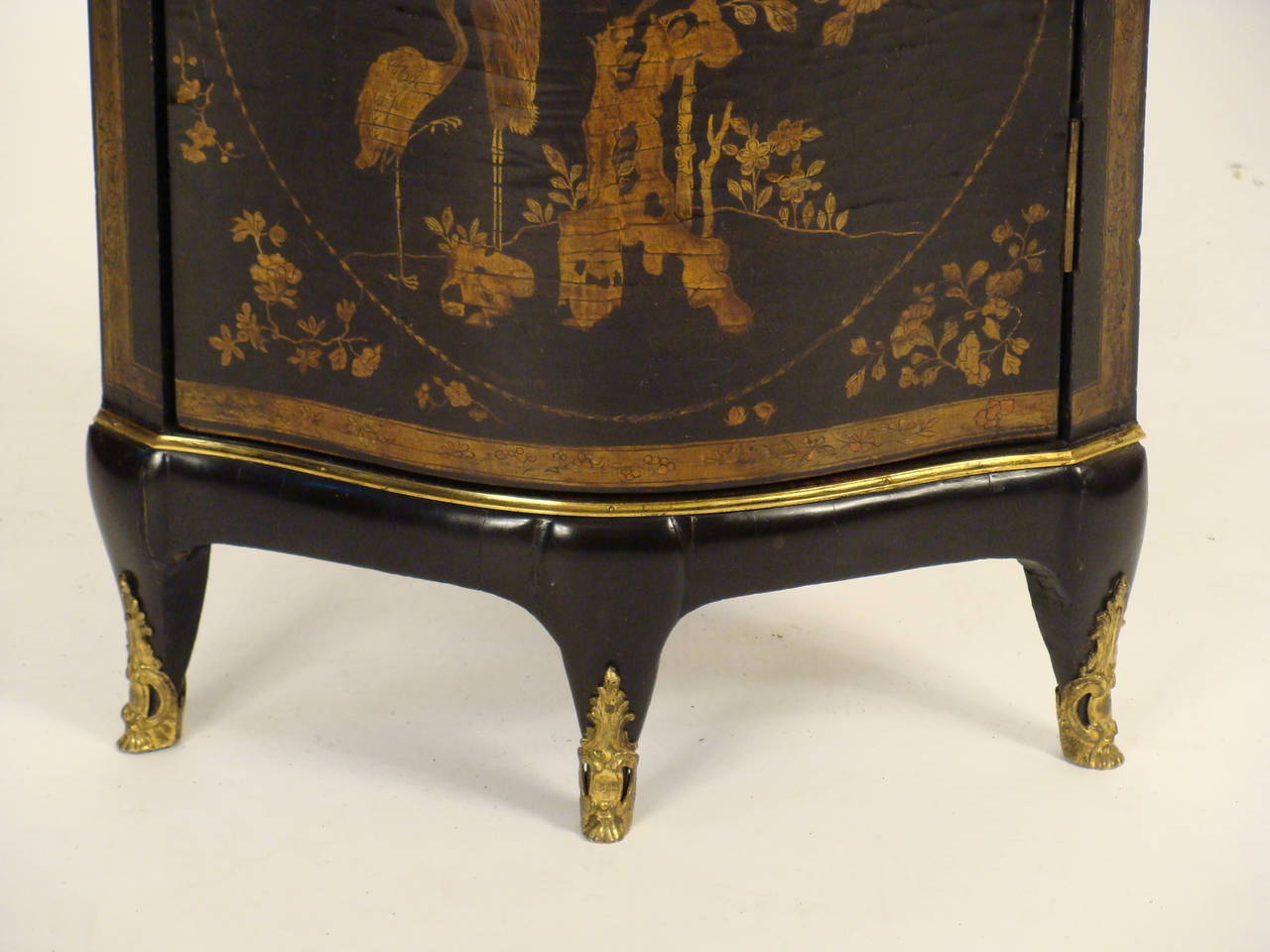 Lacquer Louis XV Chinoiserie Decorated Corner Cabinet