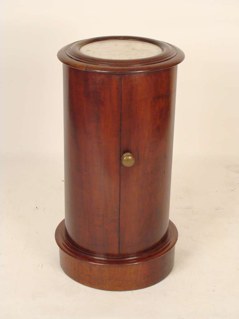Continental cylinder commode