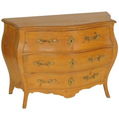 Continental bombe commode