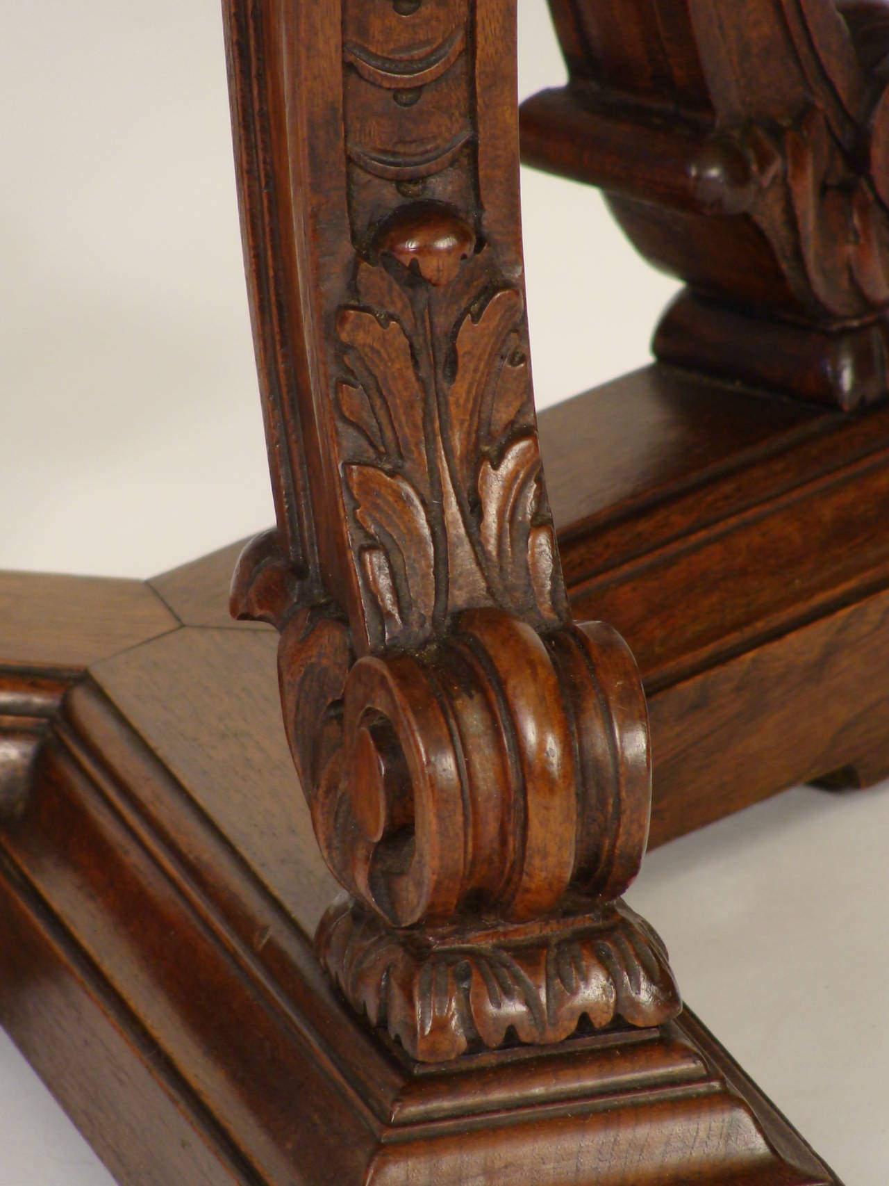 Early 20th Century Louis XIV style end table