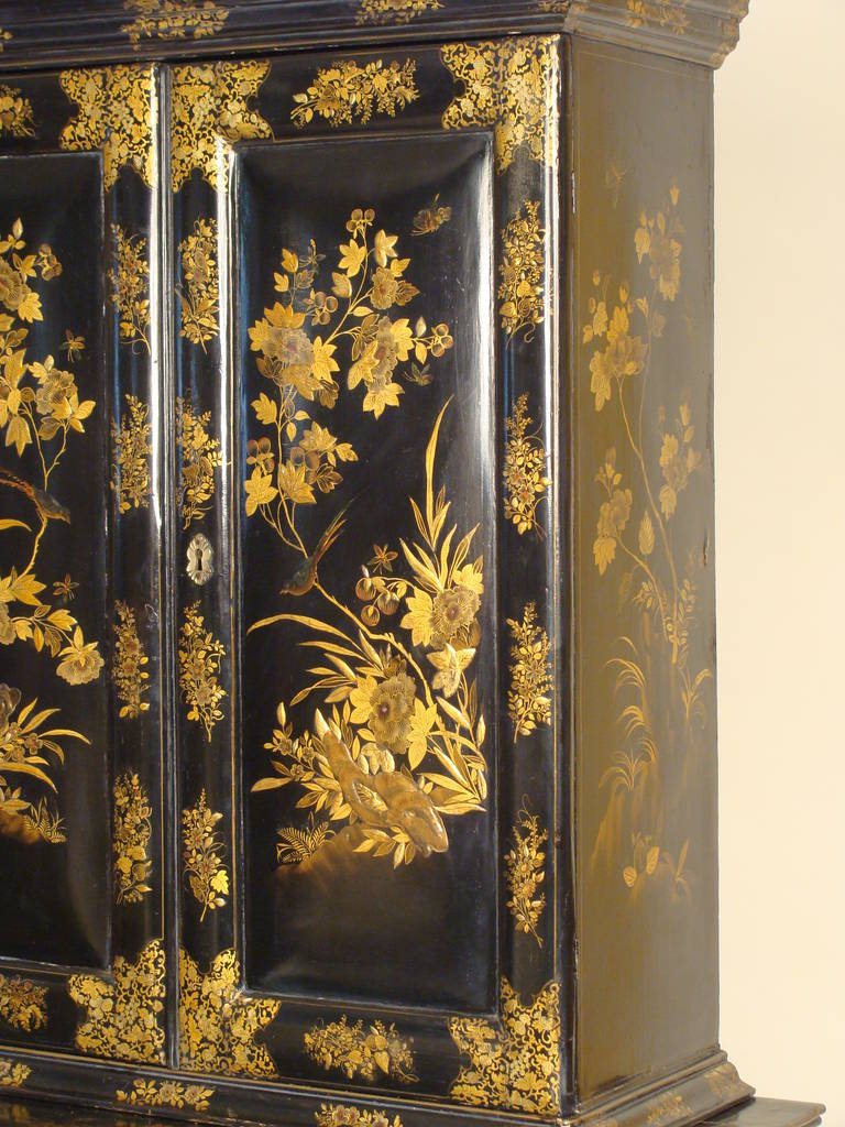 Unknown Chinoiserie Decorated Cabinet