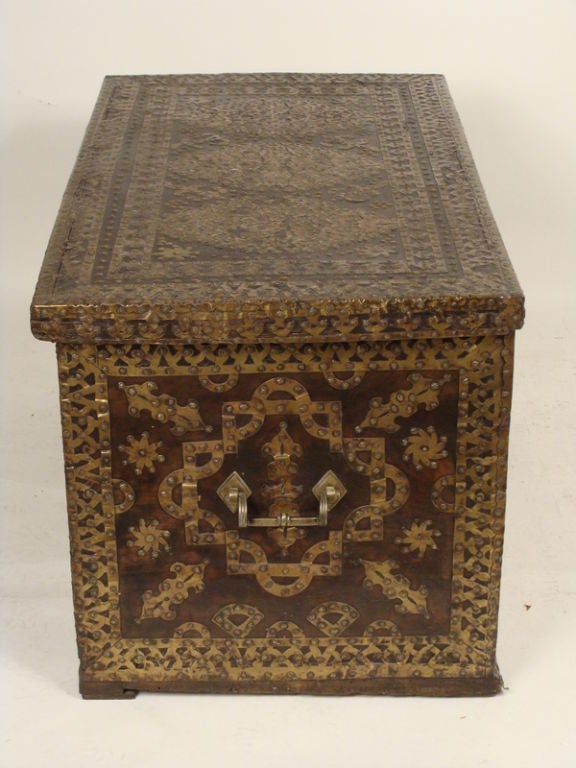 Wood Middle eastern trunk