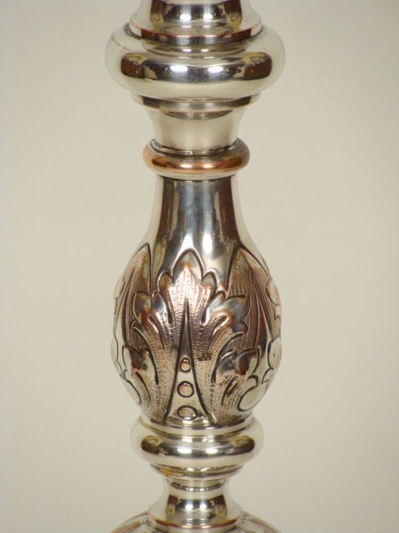 Silber auf Kupfer-Altarstecker-Lampe (Europäisch) im Angebot
