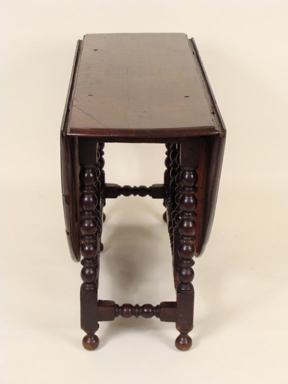 Antique English oak gateleg table In Good Condition In Laguna Beach, CA