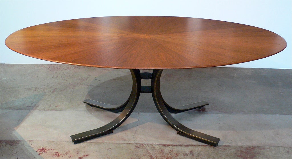 An Osvaldo Borsani (1911-1985) for Stow Davis mid century modern conference or dining table from the 1960s. A 77