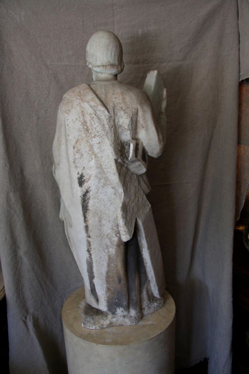 italien Statue en marbre du 16ème siècle d'une figure vêtue en vente
