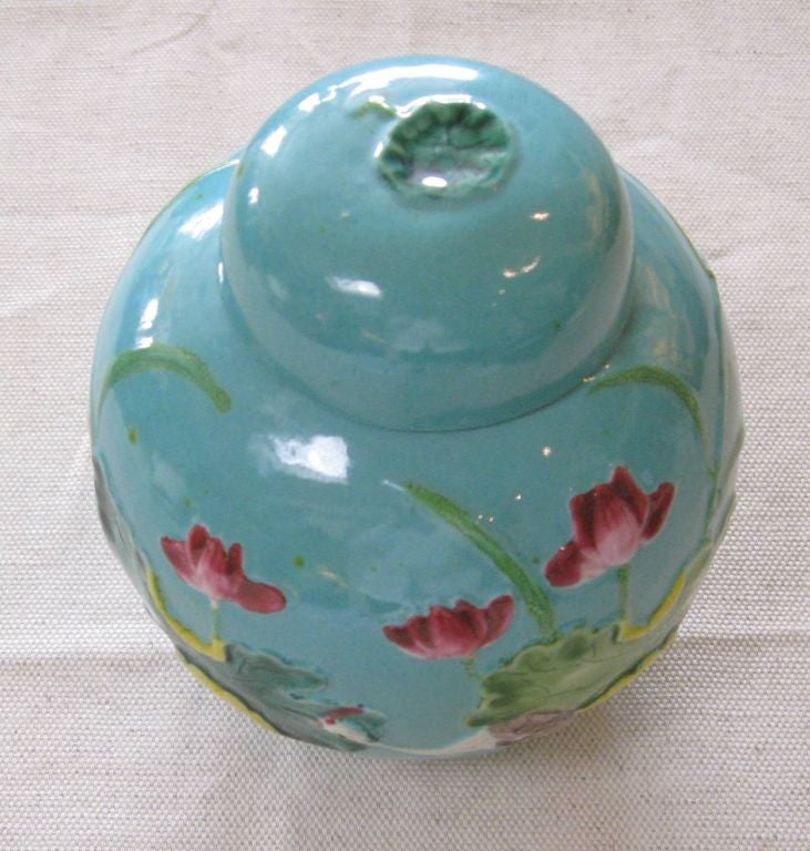 19th Century Chinese Porcelain Applique Ware Lidded Jar For Sale