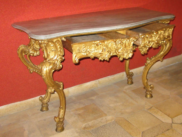 Gilded And Carved Two-drawer Console Of Extraordinary Quality In Excellent Condition For Sale In New York, NY