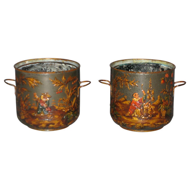 A pair of tôle cachepot with handles For Sale