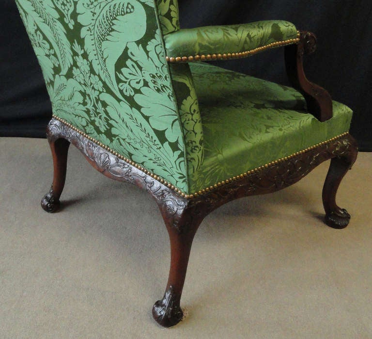 George II Mahogany Library Armchair In Excellent Condition For Sale In New York, NY