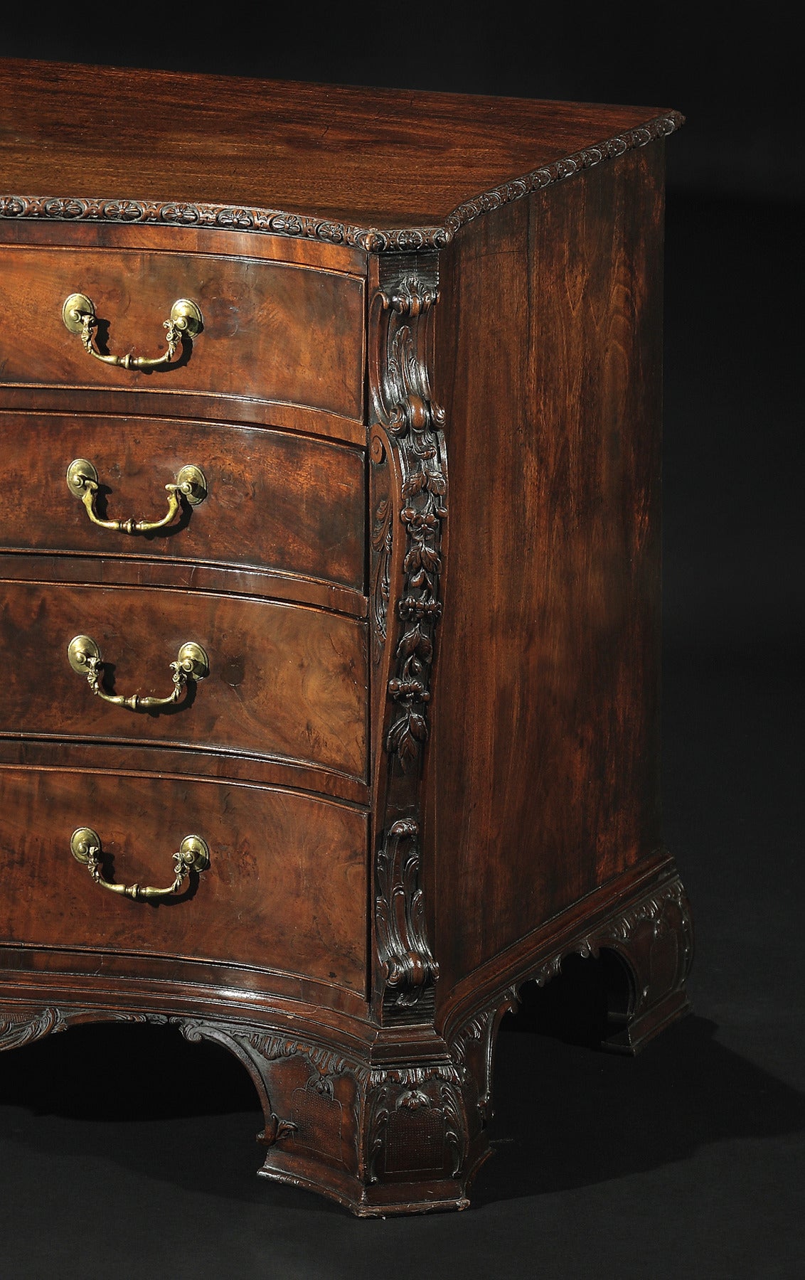18th Century Two Superb George III Mahogany Serpentine Dressing Commodes For Sale
