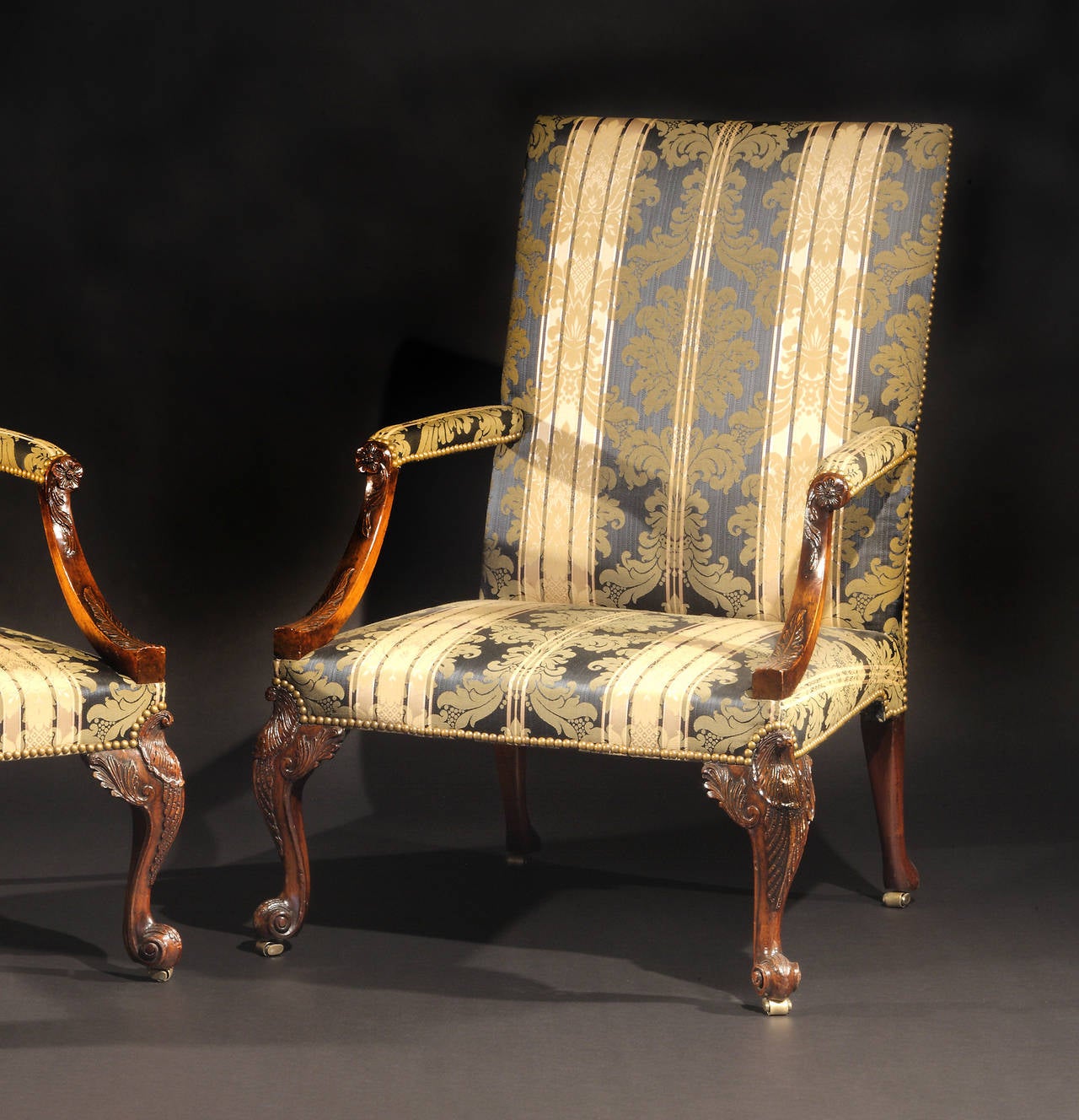 Superb Pair of George III Mahogany Carved Library Armchairs In Excellent Condition For Sale In New York, NY
