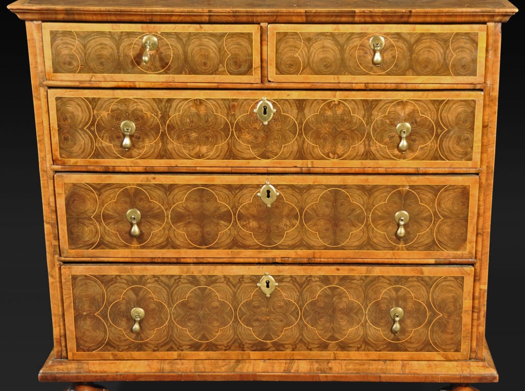 A William And Mary Walnut And Olivewood Oyster-veneered Chest Of Drawers For Sale 2
