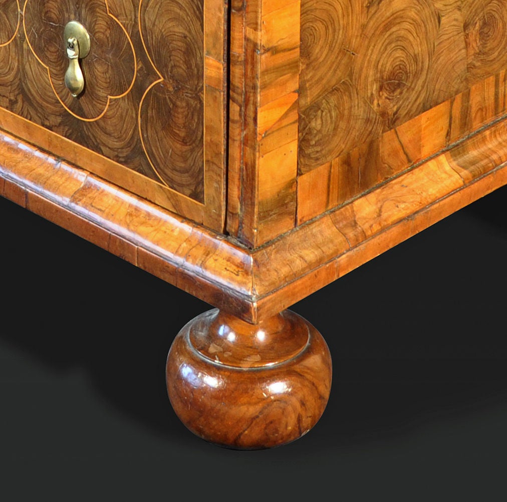 A William And Mary Walnut And Olivewood Oyster-veneered Chest Of Drawers For Sale 3