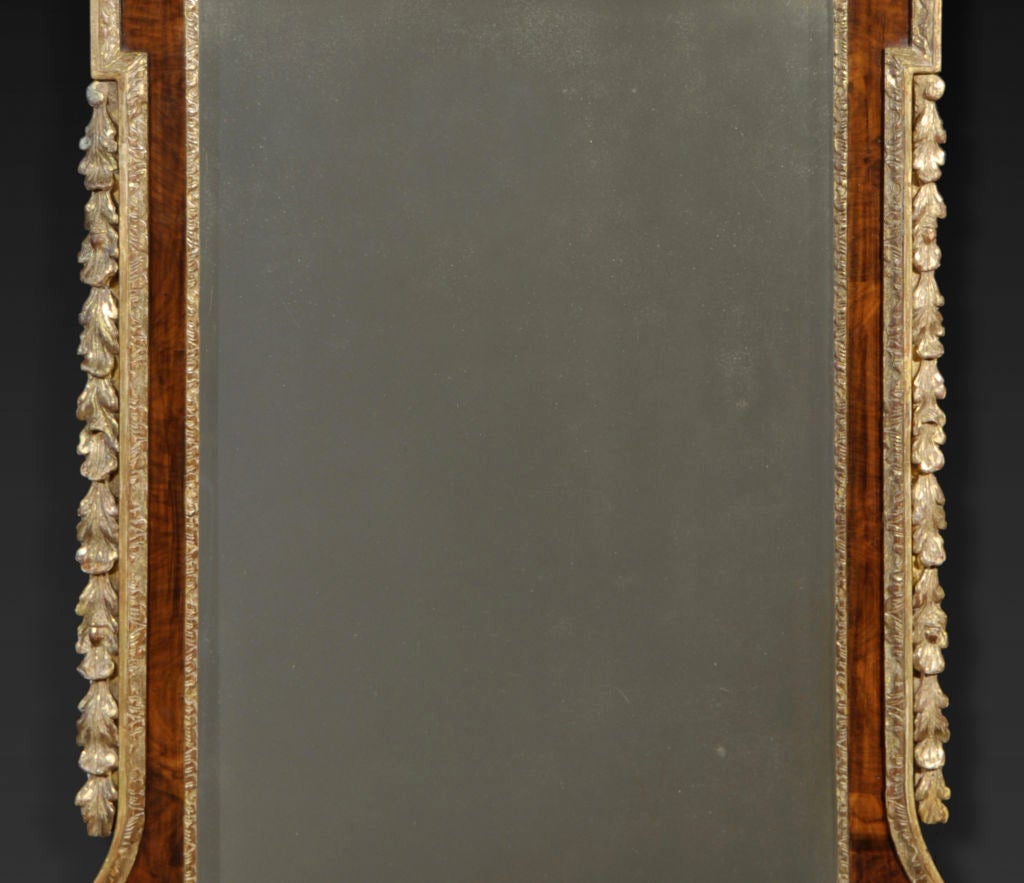 George II Walnut and Parcel-Gilt Mirror In Excellent Condition For Sale In New York, NY