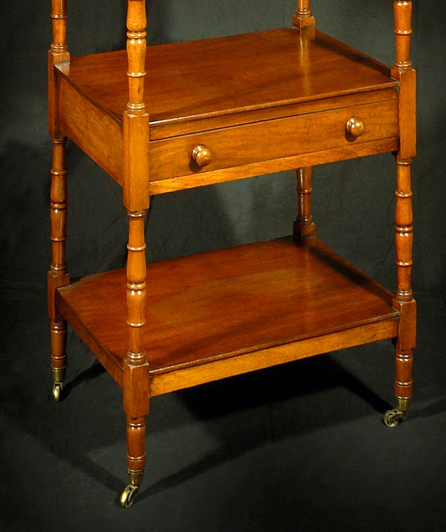 William IV Mahogany Four-Tier Étagère In Excellent Condition For Sale In New York, NY