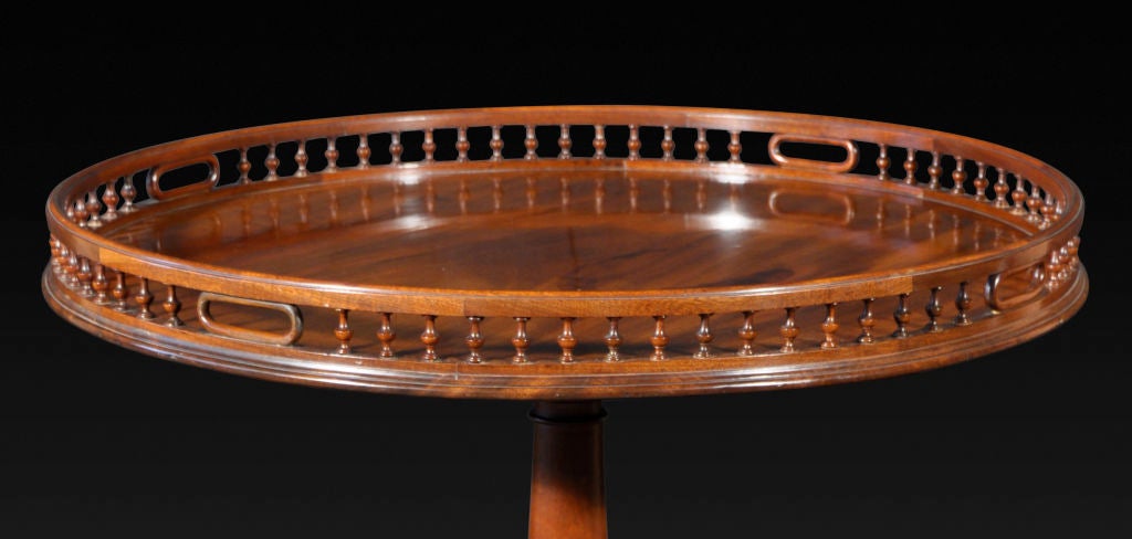 Fine George III Mahogany Tilt-Top Tea Table In Excellent Condition For Sale In New York, NY