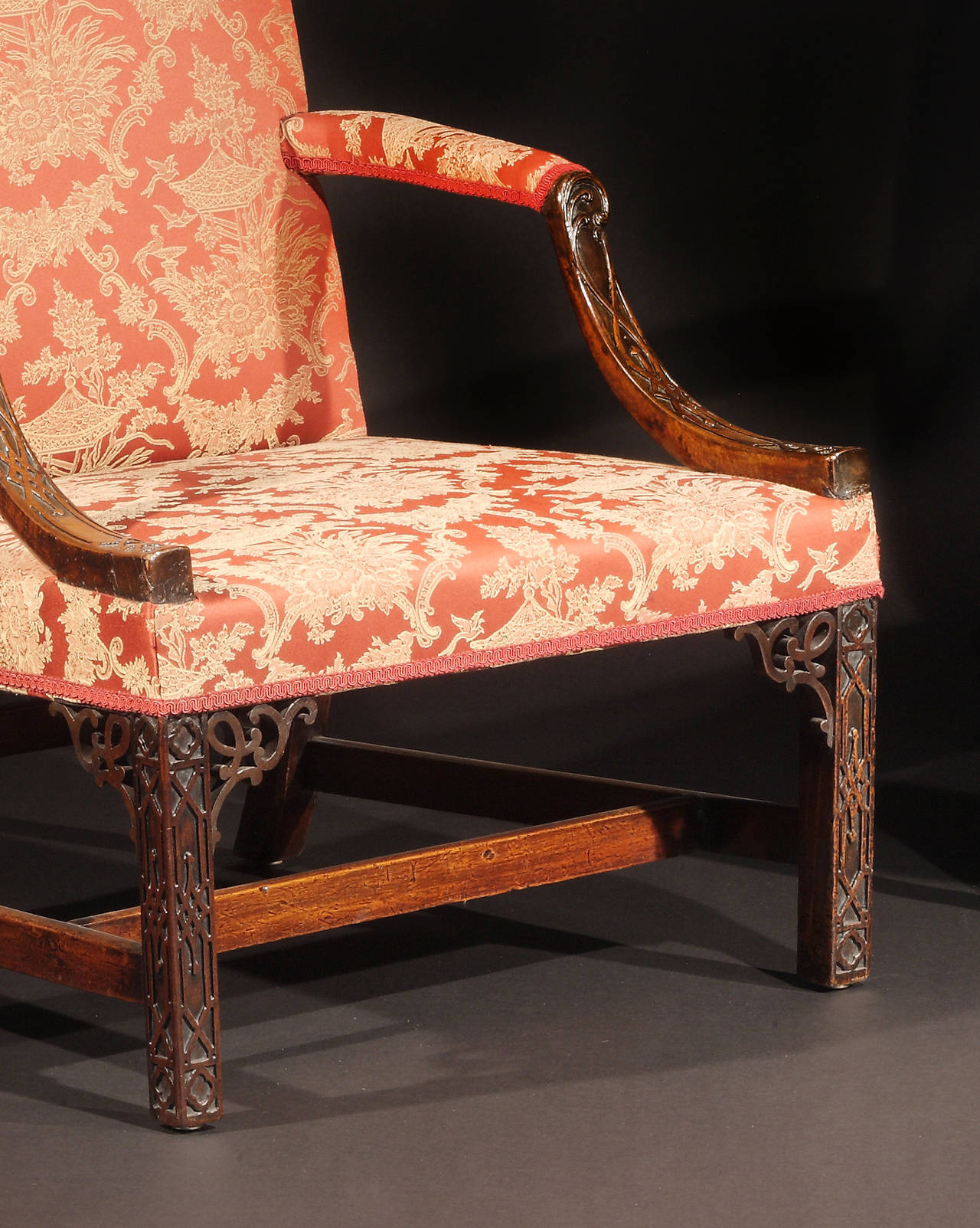 Pair of George III Mahogany Library Armchairs In Good Condition For Sale In New York, NY