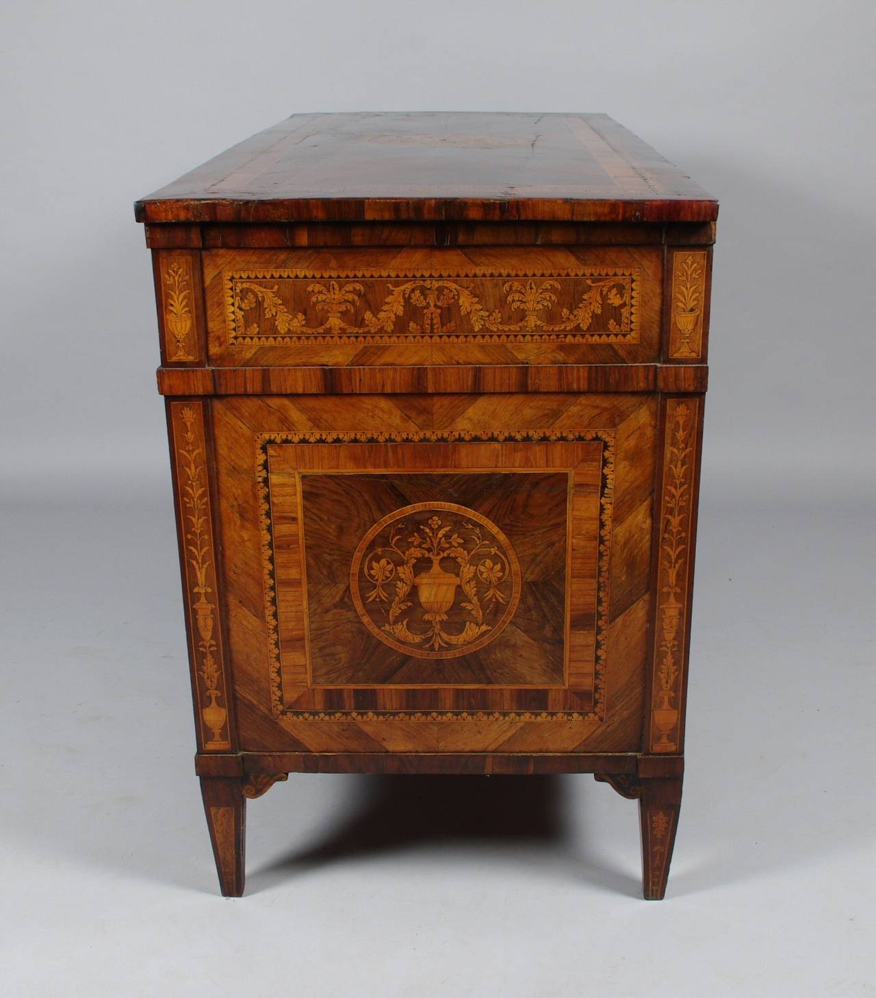 Neoclassical Fine Marquetry Commode Attributed to Gaspare Bassani