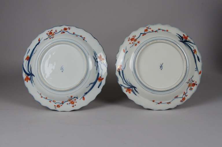 Pair of Meissen Porcelain Imari Plates In Excellent Condition In St. Louis, MO