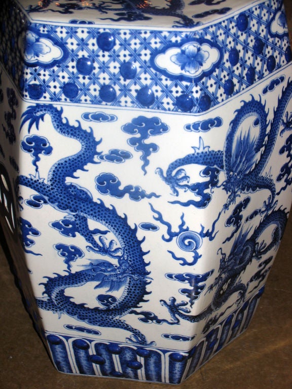 Hong Kong Vintage Chinese Blue & White Garden Seat