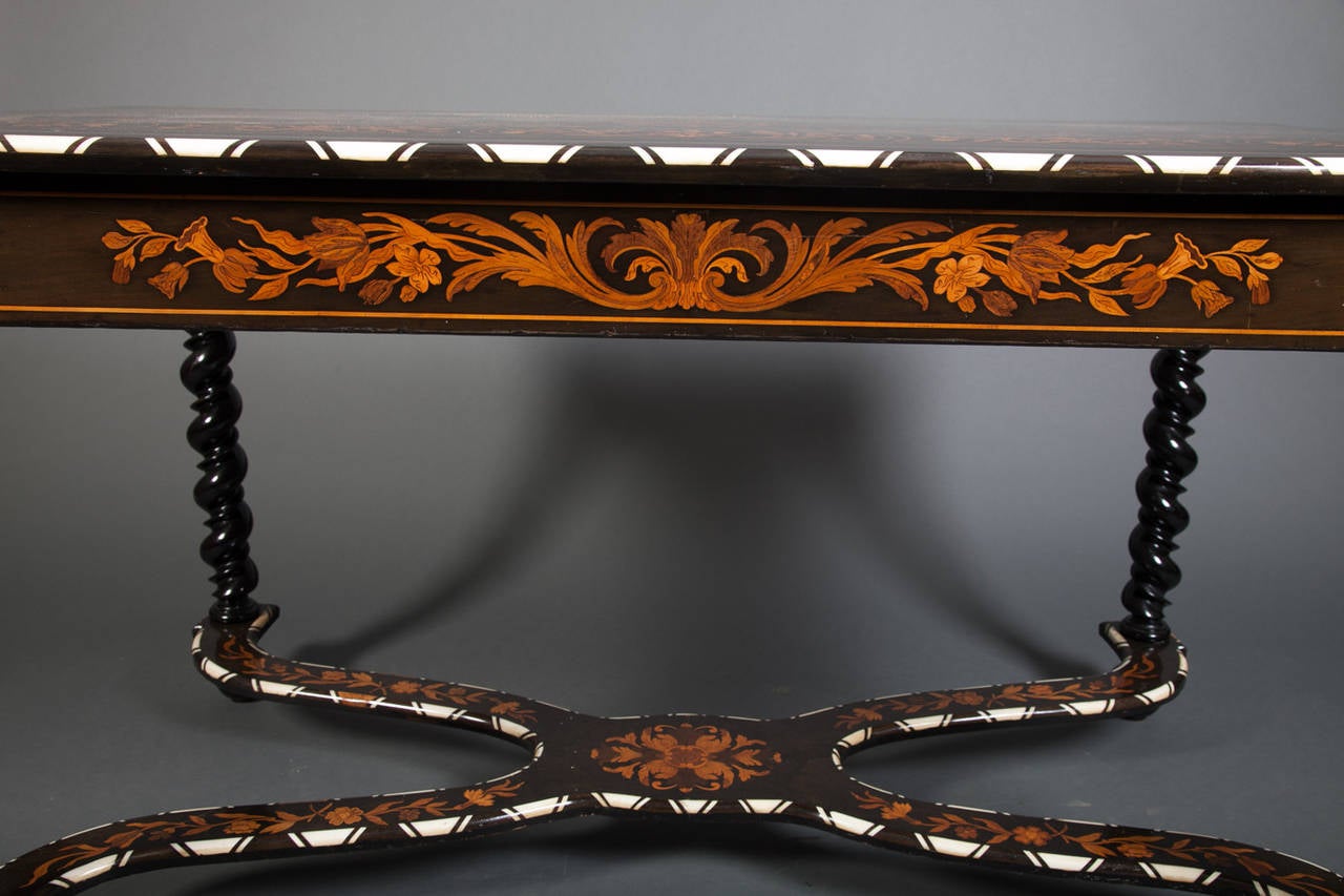 Early 19th Century Dutch Marquetry Writing Table with Inlay In Good Condition For Sale In Hudson, NY