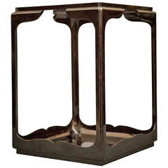 Mesa auxiliar japonesa de madera lacada en negro