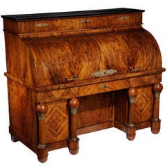 Walnut Biedermeier Bureau à Cylindre