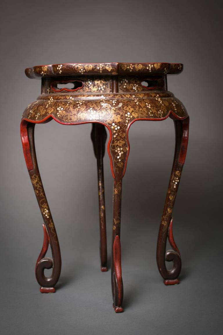 Japanese Urushi Lacquer Stand 1