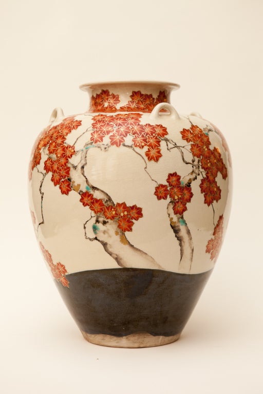 Japanese 19th century studio vase with seal of Makuzu Kozan (1842-1916).
Autumn with maple leaf design.