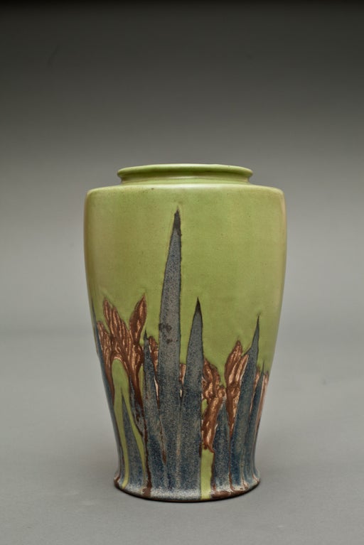 Pottery Japanese early 20th century pottery vase of Iris design.