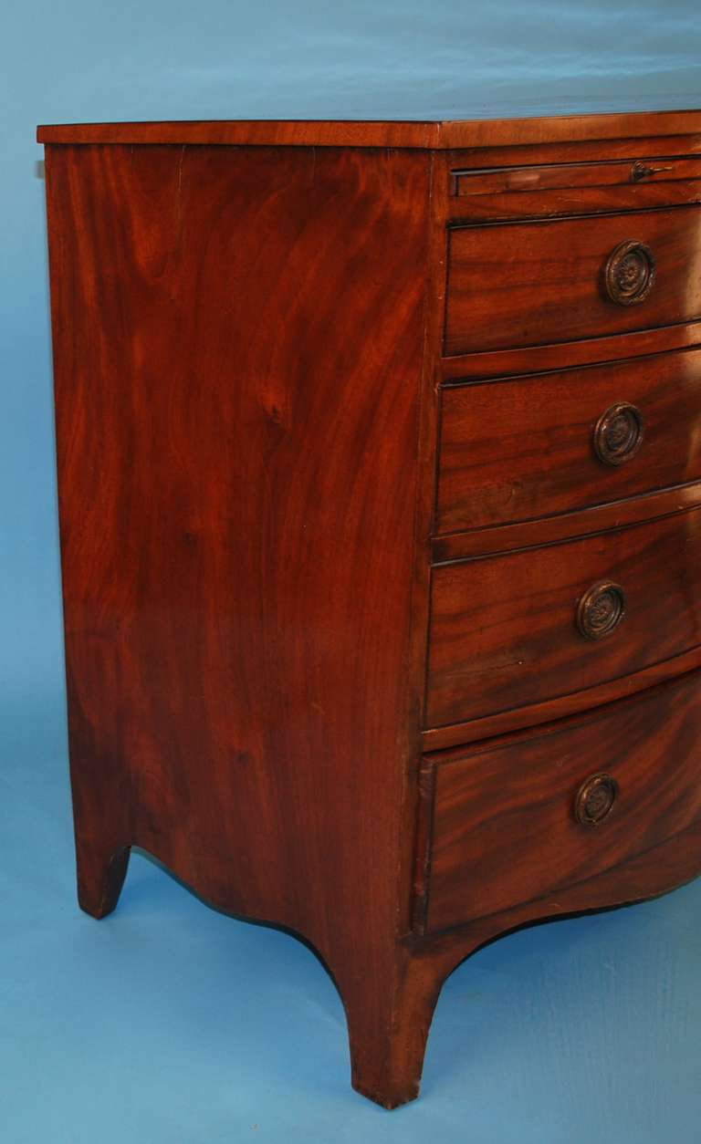 19th Century Fine Hepplewhite Bow Front Chest With Dressing Slide