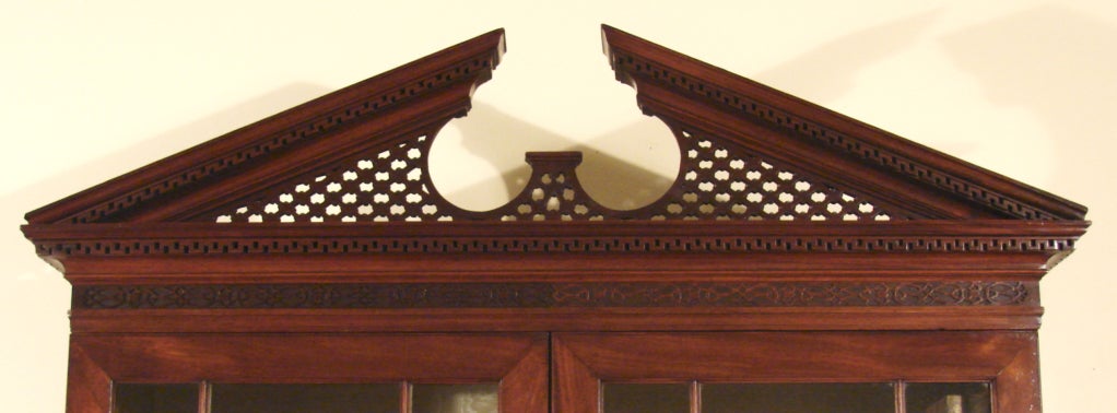 Fine Quality George III Mahogany Secretary Bookcase 1