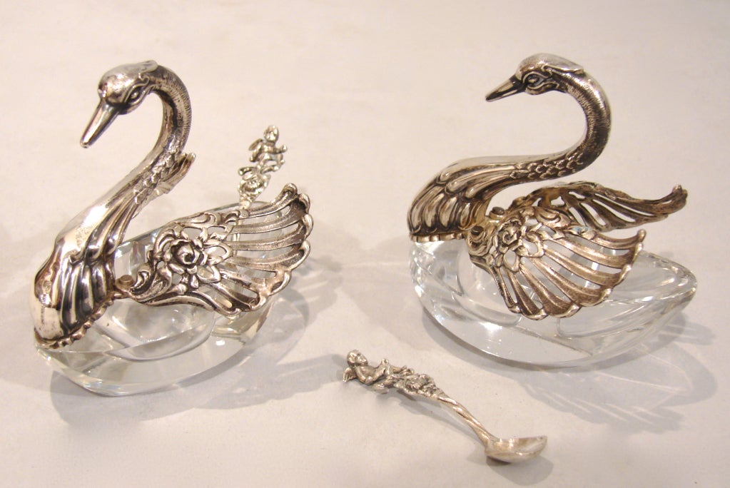 Peruvian Pair Of Crystal And Sterling Silver Swan Form Open Salts