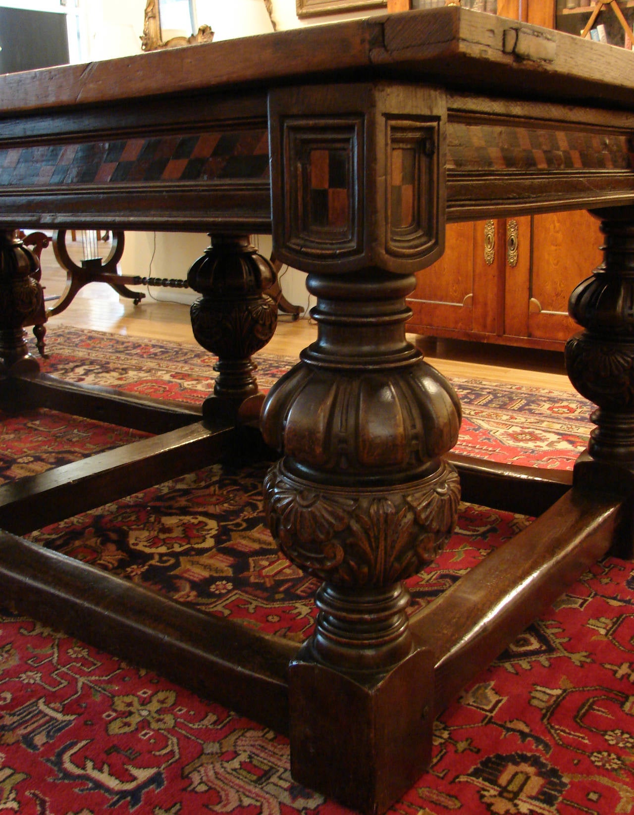 English Elizabethan Style Inlaid Oak Refectory Table In Good Condition In San Francisco, CA