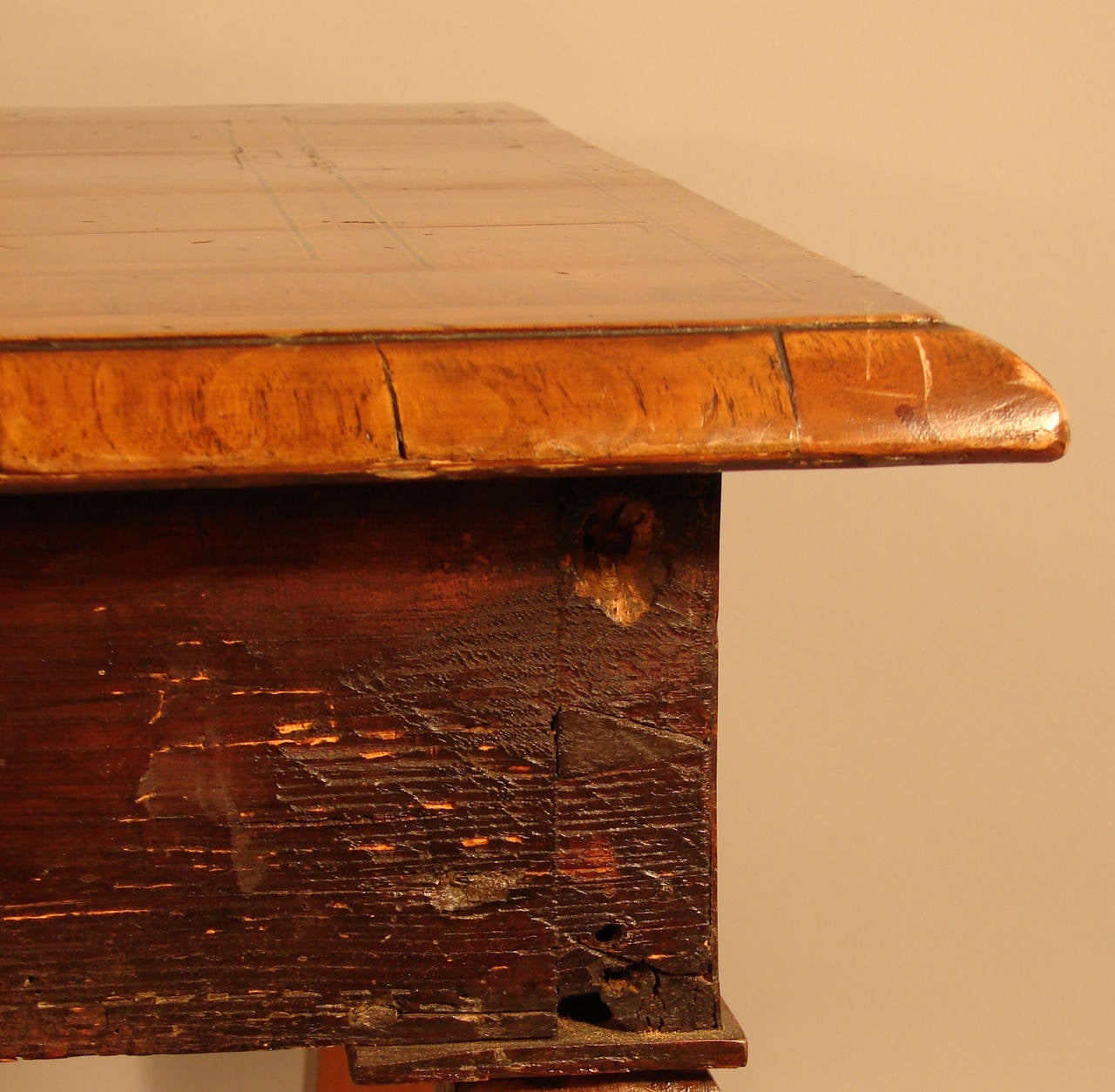 Queen Anne Provincial Walnut Table with Drawer In Good Condition In San Francisco, CA