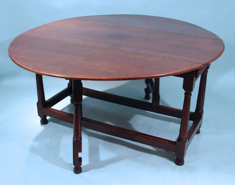 Large Provincial English Oak 18th Century Gateleg Table In Good Condition In San Francisco, CA
