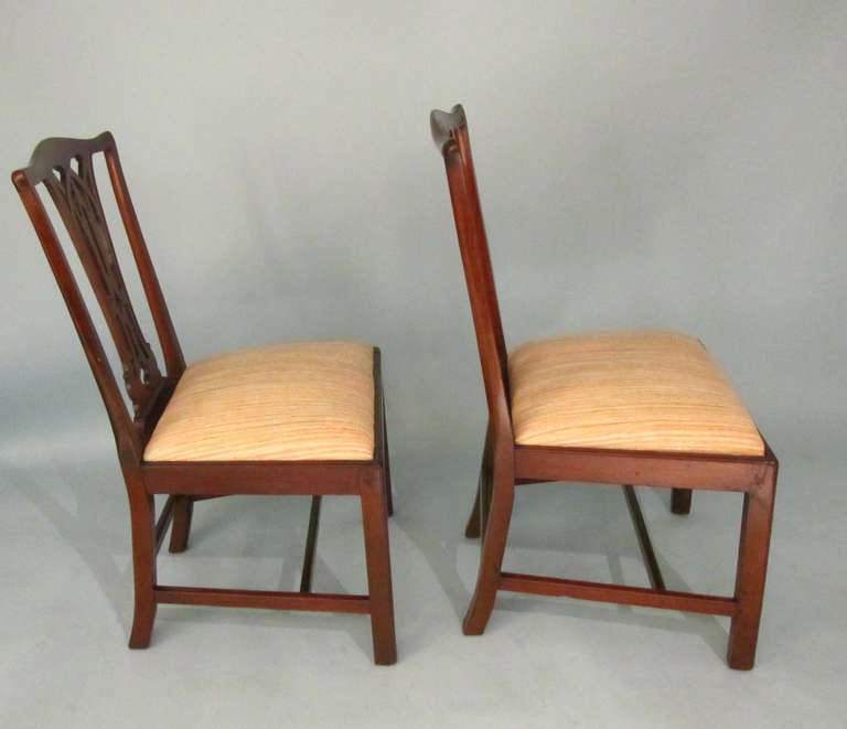 Pair of George III Mahogany Chippendale Side Chairs In Good Condition In San Francisco, CA