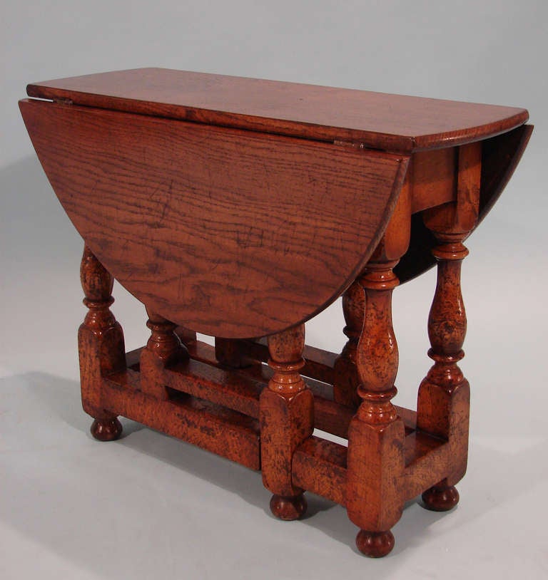 British Dimiutive Oak Dropleaf Side Table