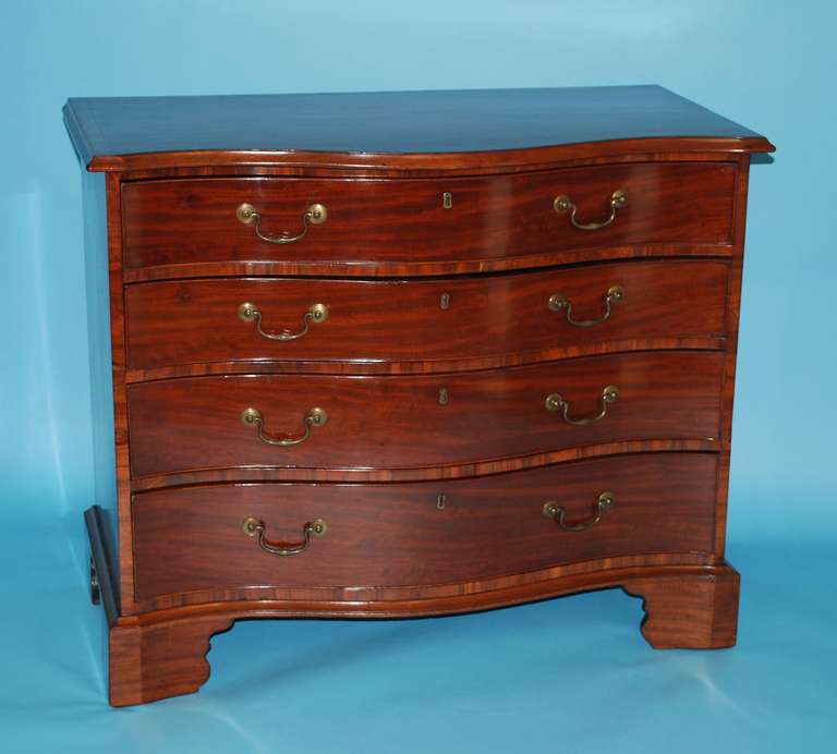 Chippendale Serpentine 4 Drawer Chest