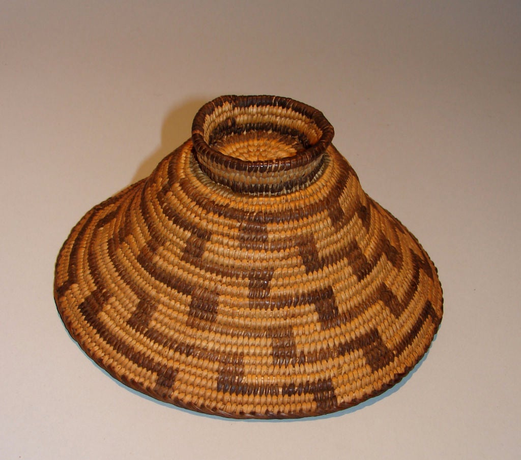 Native American woven basket In Excellent Condition In San Francisco, CA