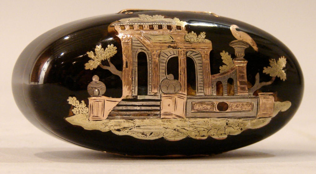 Tortoiseshell gold inlaid snuff box