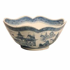 Canton blue and white scalloped edge bowl
