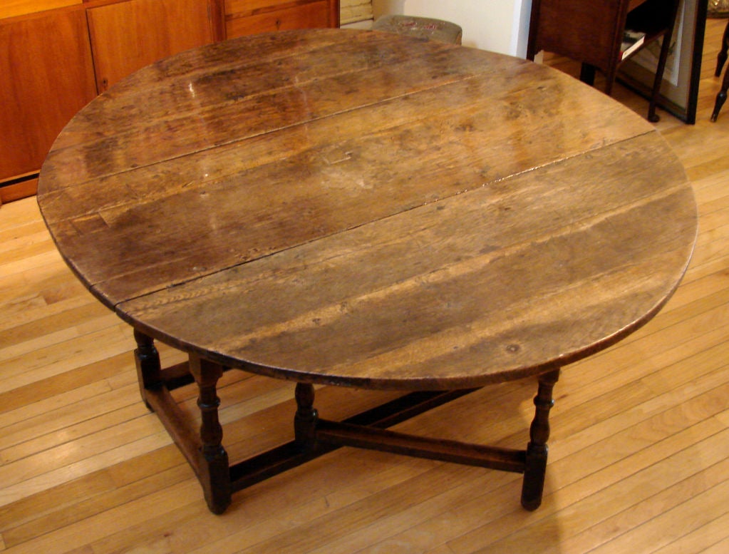 English Large Charles II  oak gateleg table