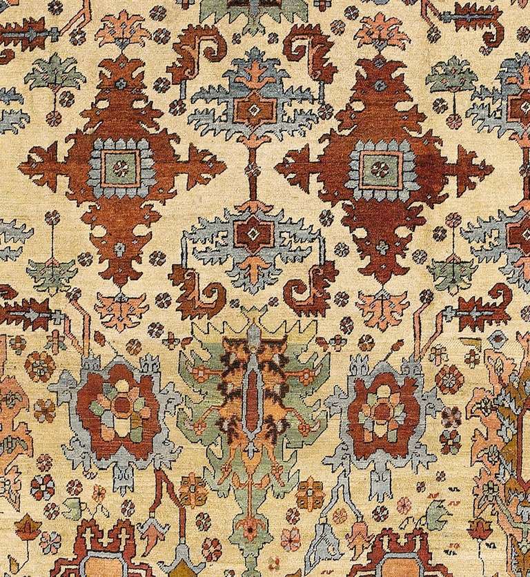 19th Century Elegant Light Tan Heriz Carpet with Palmettes In Excellent Condition In San Francisco, CA