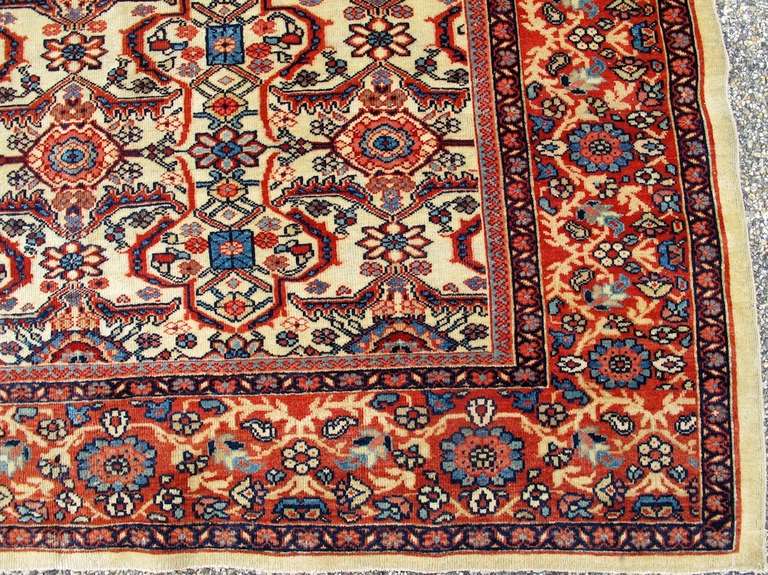 Late 19th Century Red Fereghan Sarouk Carpet with Ivory Field 1