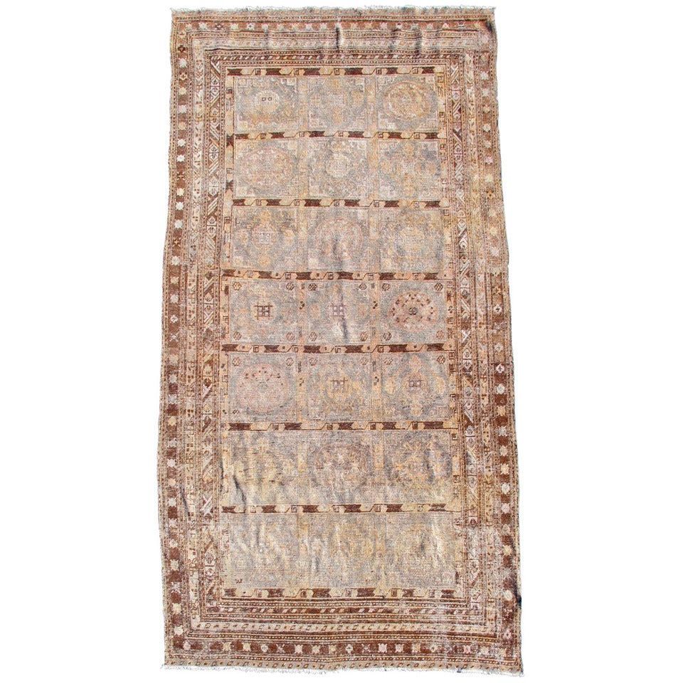 Tan Khotan-Teppich aus dem frühen 20. Jahrhundert