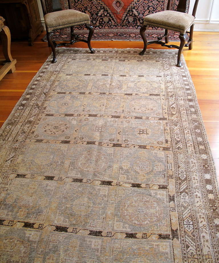 Early 20th Century Tan Khotan Rug In Good Condition For Sale In San Francisco, CA